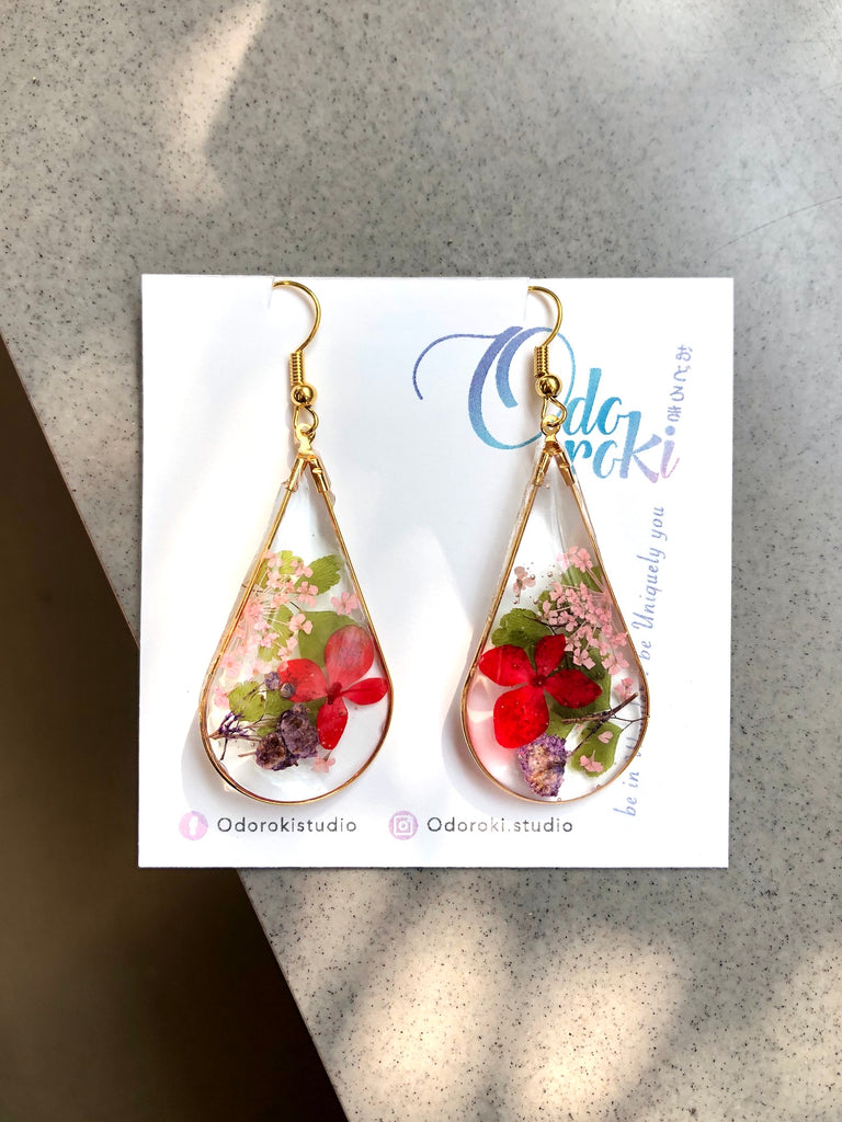 Real Flower Jewellery in Bezel Workshop