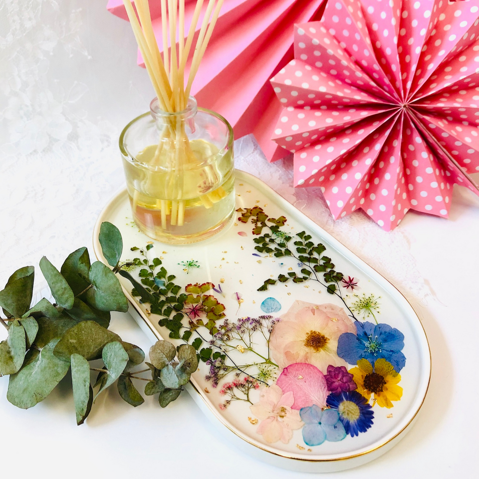 Flower preservation , resin gifts & workshops (@aart_cafe